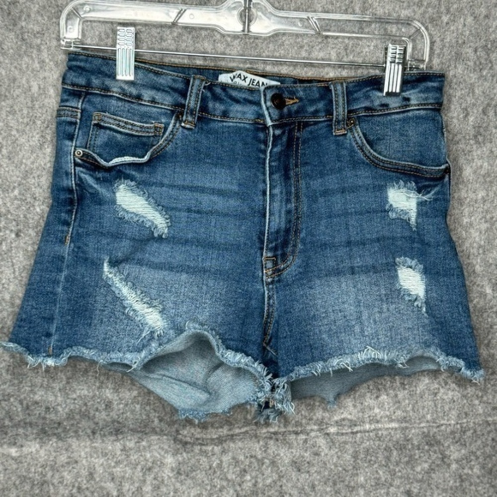 Wax Jean Collection Women's Distressed Frayed Shorts in Medium Wash- Sz‎ L